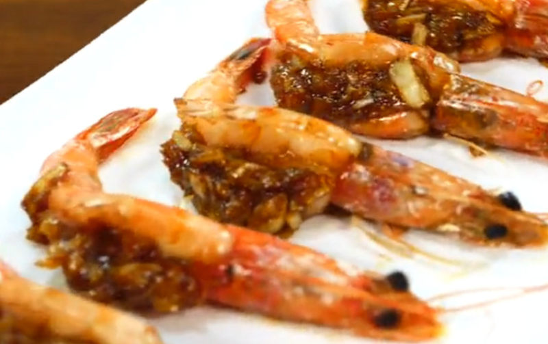 砂锅蒜蓉烤虾家常做法,最正宗的做法