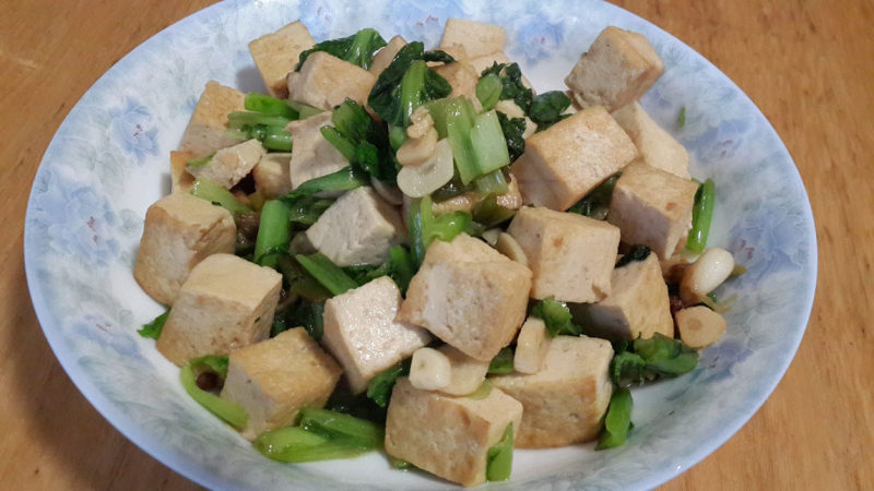 小白菜烧黑豆腐家常做法,制作方法与配料
