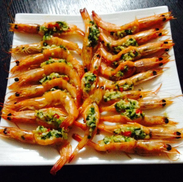 沙拉酱蒜蓉烤虾怎么做最好吃,做法和配料
